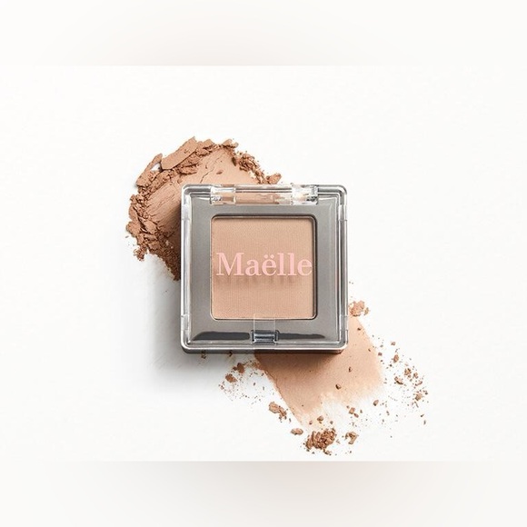 Beauty Bundle | Eyeshadows | Blush | Highlighter - Picture 12 of 12